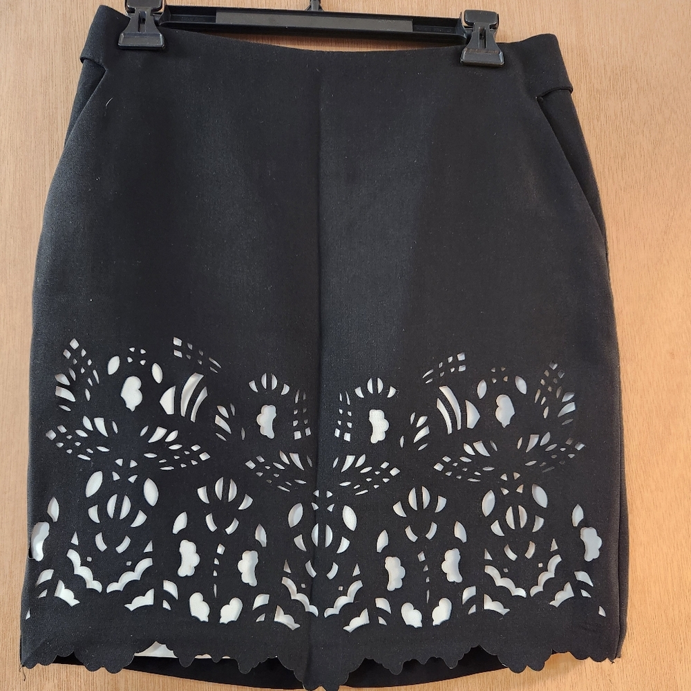 Gorgeous Worthington Black & White SKIRT size 4